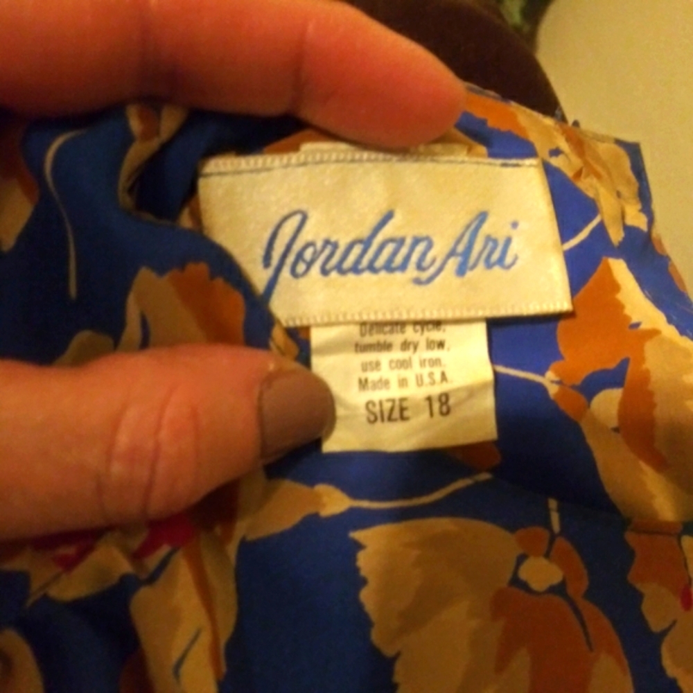 Vintage 1980's Jordan Ari Vibrant Blue, Tan & Red Poppy Print Midi Dress - Picture 10 of 12